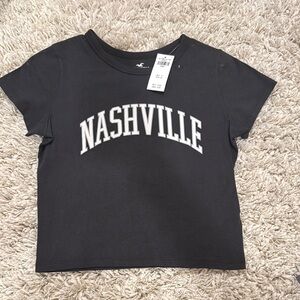 Hollister Graphic Tee in Black